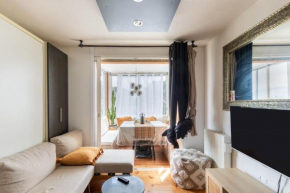 NICE 32 m2 at the foot of the SEA with TERRACE
